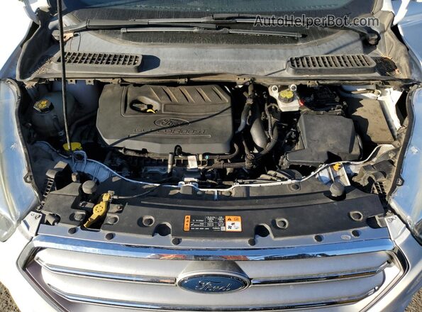 1FMCU0GD8HUB82959 2017 FORD ESCAPE White Вид задньої частини салону