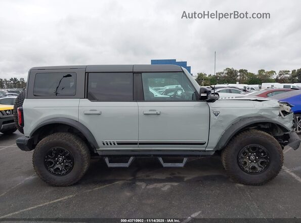 1FMEE5EP8MLA40840 2021 FORD BRONCO Gray Vista interior trasera