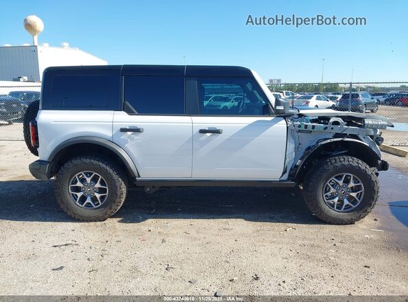 1FMEE9BP9SLA69756 2025 FORD BRONCO White Widok wnętrza 360 stopni