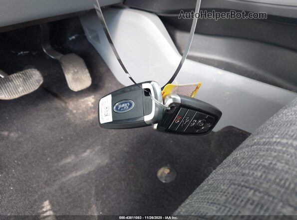 1FT6W1EVXNWG02332 2022 FORD F-150 LIGHTNING Белый Вид панели приборов