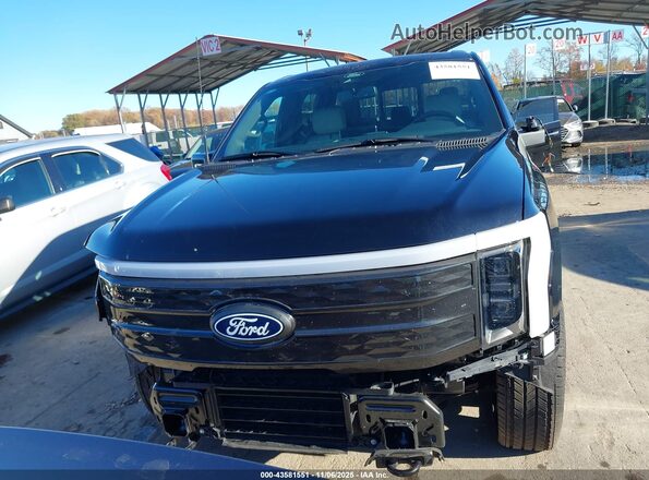 1FT6W7L73SWG11800 2025 FORD F-150 LIGHTNING Black Widok wnętrza z tyłu