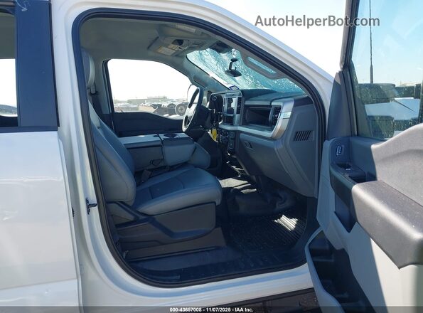 1FT7W2BAXTEC72075 2026 FORD F-250 Белый Вид салона спереди