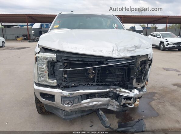 1FT7W2BT7HEB95139 2017 FORD F-250 Серебряный Вид задней части салона