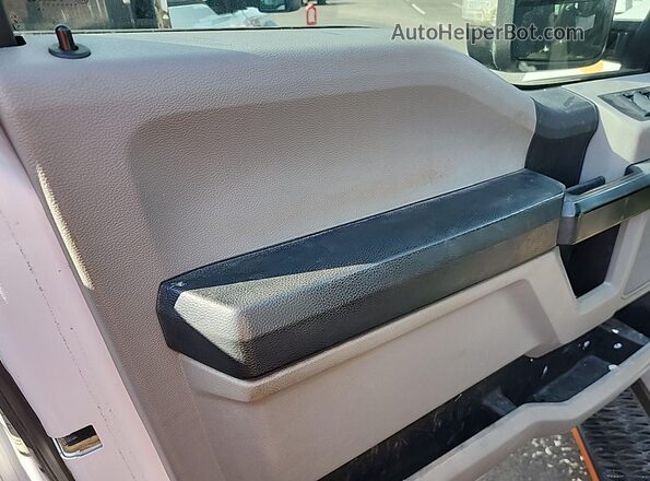1FT7X2B60HEC83070 2017 FORD F-250  Вид спереди