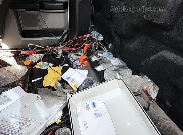 1FT7X2B60HEC83070 2017 FORD F-250  Вид салона спереди
