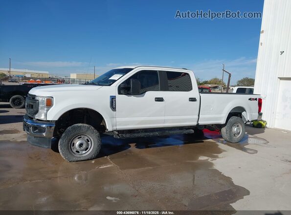 1FT8W3BN5NEC61789 2022 FORD F350 White Widok wnętrza z tyłu