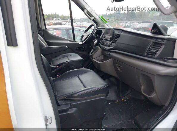 1FTBF4XG4RKA39595 2024 FORD TRANSIT-350 Зеленый Вид салона спереди