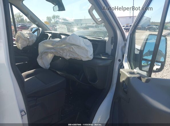 1FTBR1C84RKA51170 2024 FORD TRANSIT-250 White Widok wnętrza z przodu
