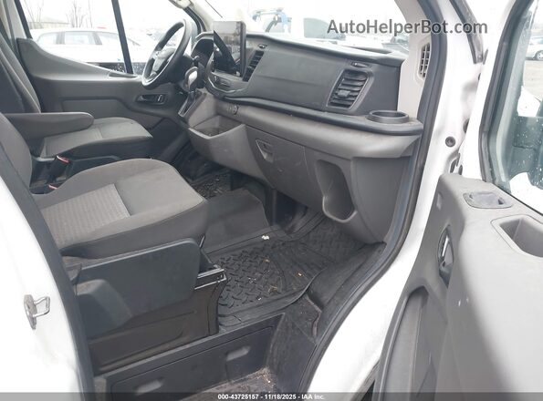 1FTBR2C82PKA18705 2023 FORD TRANSIT-250 Белый Вид салона спереди