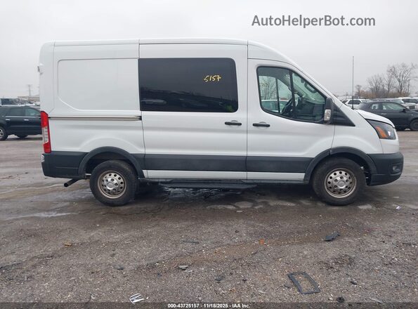 1FTBR2C82PKA18705 2023 FORD TRANSIT-250 Белый Вид задней части салона