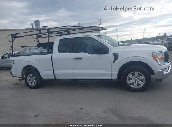 1FTEX1CP6NKD27546 2022 FORD F150 White 360 interior view