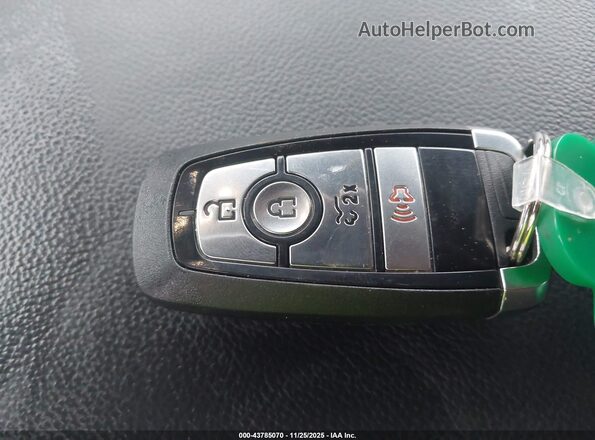 1FTVW3LK0SWG16364 2025 FORD F-150 LIGHTNING Черный Вид панели приборов