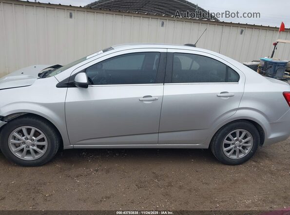 1G1JD5SH9J4123324 2018 CHEVROLET SONIC Silver Widok wnętrza 360 stopni