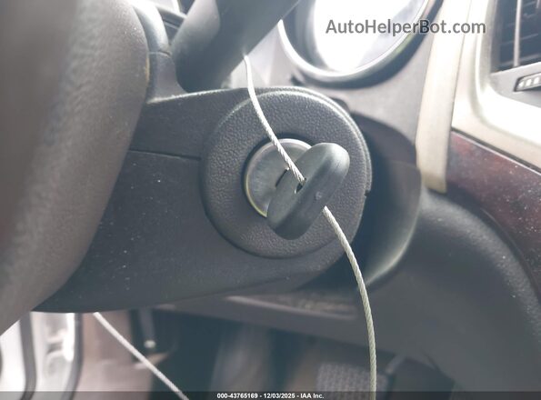 1G4PR5SK5H4110445 2017 BUICK VERANO Белый Вид панели приборов