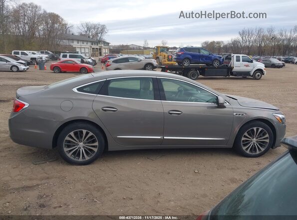 1G4ZP5SS2JU149045 2018 BUICK LACROSSE Beige Vista interior trasera