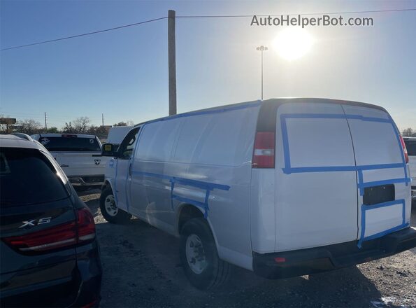 1GCWGAF14H1212319 2017 CHEVROLET EXPRESS  Вид спереди