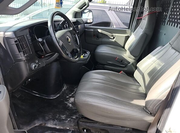 1GCWGAFG6L1163623 2020 CHEVROLET EXPRESS  Vista interior trasera