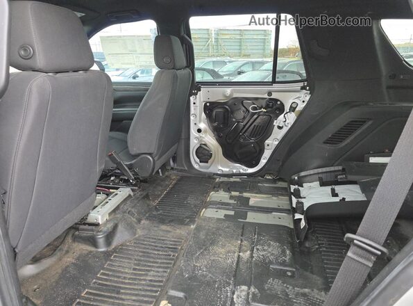 1GNSKLED4PR432569 2023 CHEVROLET TAHOE Silver Widok wnętrza z tyłu