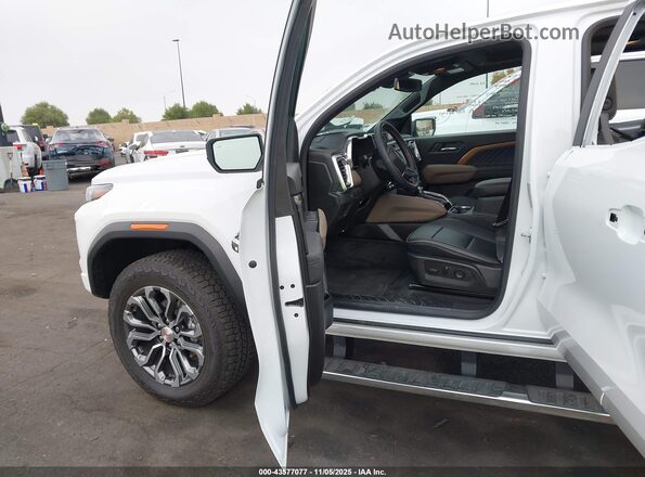 1GTP6FEK2P1180967 2023 GMC CANYON White წინა სალონის ხედი