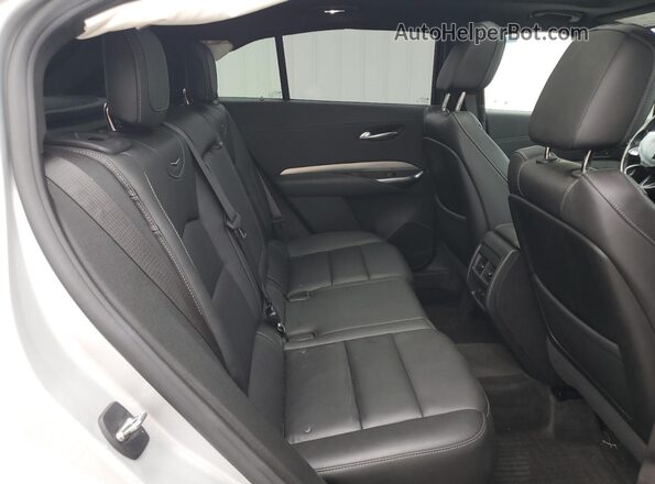 1GYFZDR45MF015877 2021 CADILLAC XT4 Серебряный Вид задних сидений