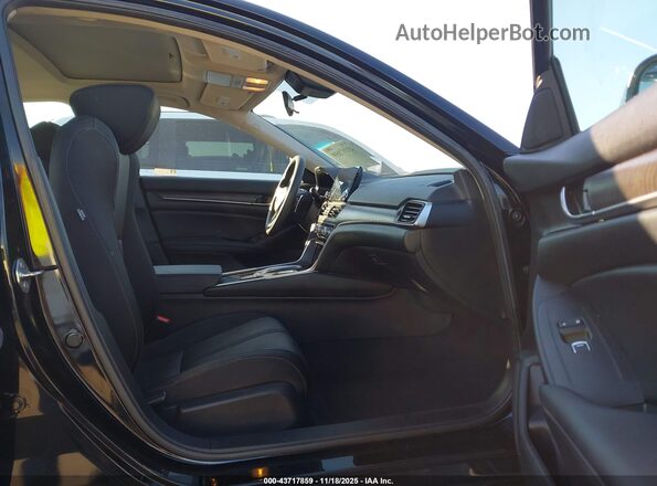 1HGCV3F42KA007637 2019 HONDA ACCORD HYBRID Black Front interior view