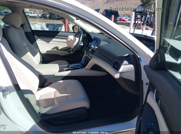 1HGCV3F90KA018535 2019 HONDA ACCORD HYBRID White წინა სალონის ხედი