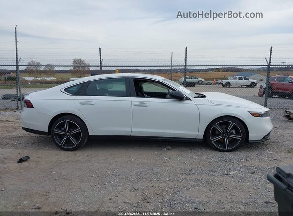 1HGCY2F52RA027715 2024 HONDA ACCORD HYBRID Белый Вид задней части салона