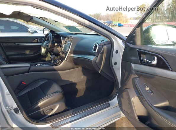 1N4AA6AP9HC430013 2017 NISSAN MAXIMA Silver Front interior view