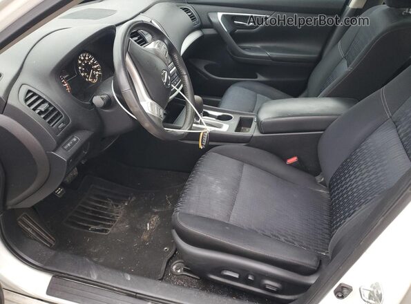 1N4AL3AP2HC200077 2017 NISSAN ALTIMA White Вид салону спереду