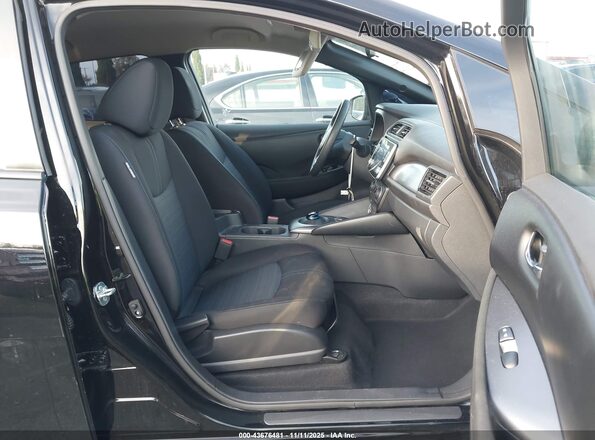 1N4AZ1BV2PC560190 2023 NISSAN LEAF Черный Вид салона спереди