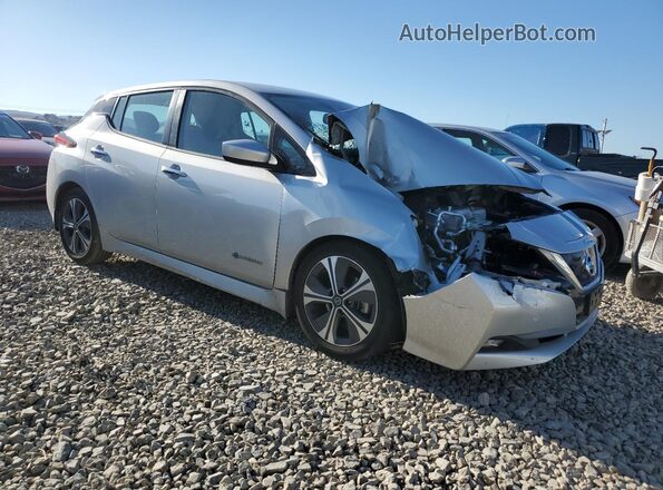 1N4AZ1CP6JC303685 2018 NISSAN LEAF Серебряный Передняя правая четверть
