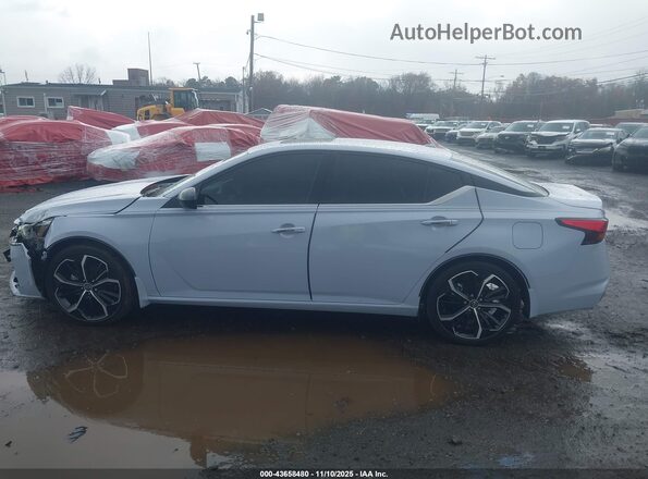 1N4BL4CV3RN308784 2024 NISSAN ALTIMA Light Blue Панорамный вид салона 360°