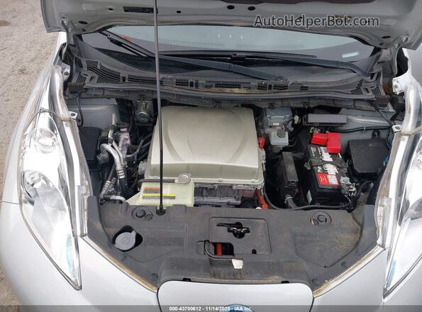 1N4BZ0CP1HC308897 2017 NISSAN LEAF Серебряный Вид сзади