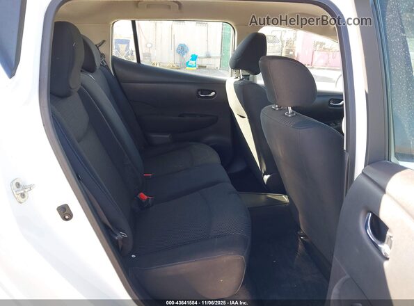 1N4BZ0CP4HC311034 2017 NISSAN LEAF Белый Вид задних сидений
