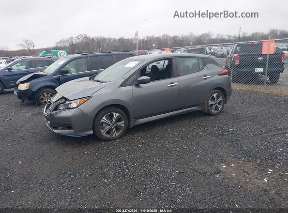1N4BZ1CPXLC302076 2020 NISSAN LEAF Gray Vista tres cuartos delantera izquierda
