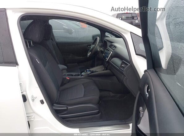1N4CZ1CV0SC559488 2025 NISSAN LEAF Белый Вид салона спереди