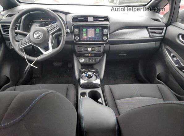 1N4CZ1CV4SC560529 2025 NISSAN LEAF Серебряный Вид панели приборов