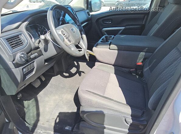 1N6AA1EE8NN106974 2022 NISSAN TITAN White Սալոնի դիմացի տեսք