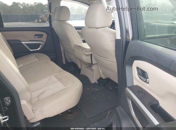 1N6BA1F3XHN570368 2017 NISSAN TITAN XD Black Widok naklejki z numerem VIN