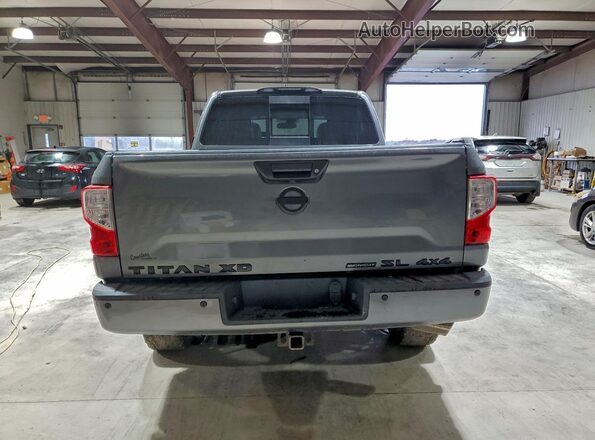 1N6BA1F45JN530004 2018 NISSAN TITAN Серый Вид сзади