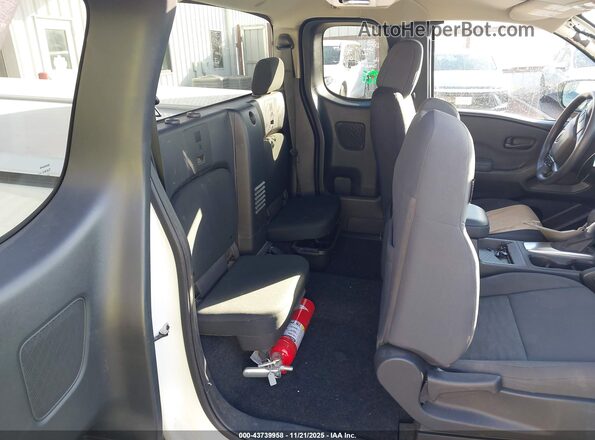 1N6ED1CL1RN652080 2024 NISSAN FRONTIER Белый Вид наклейки с VIN-кодом