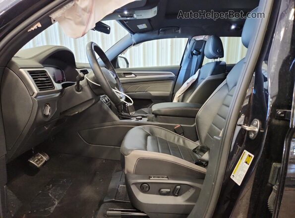 1V2FE2CA4PC225041 2023 VOLKSWAGEN ATLAS Black Вид салону спереду