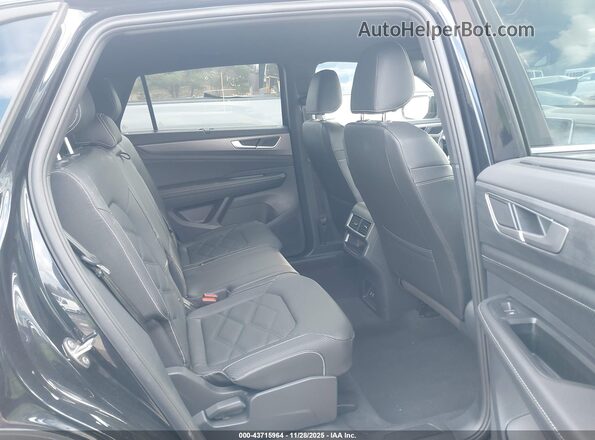 1V2HE2CA1SC228030 2025 VOLKSWAGEN ATLAS Black Vista de la etiqueta del VIN