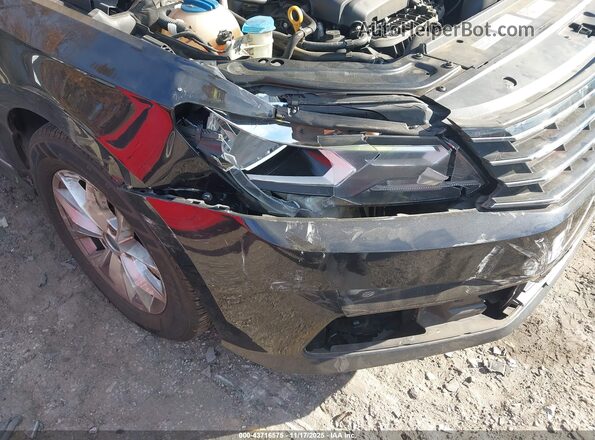 1VWAT7A34HC047357 2017 VOLKSWAGEN PASSAT Черный Вид спереди