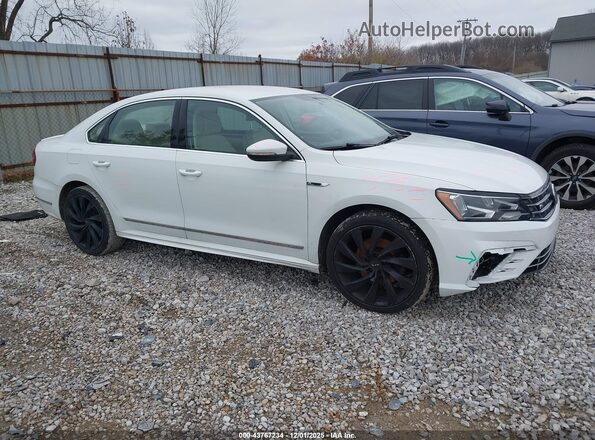 1VWDT7A39HC021592 2017 VOLKSWAGEN PASSAT Белый Вид задней части салона