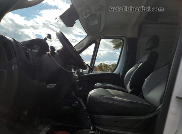 3C6MRVHG7SE517898 2025 RAM PROMASTER Белый Вид панели приборов