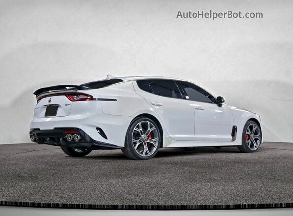 KNAE45LC3J6031896 2018 KIA STINGER Белый Вид спереди