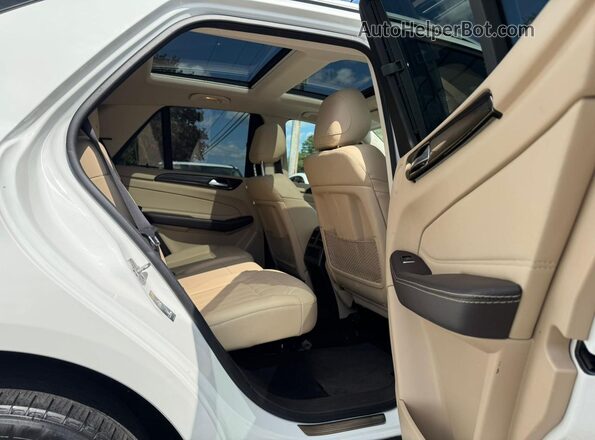 4JGDA5HB2JA998354 2018 MERCEDES-BENZ GLE Белый Вид салона спереди