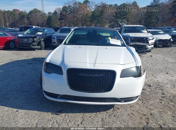 2C3CCAAG0LH201164 2020 CHRYSLER 300 Белый Вид задней части салона