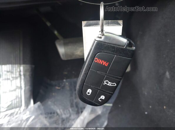 2C3CCAAG3NH236722 2022 CHRYSLER 300 Бордовый Вид панели приборов